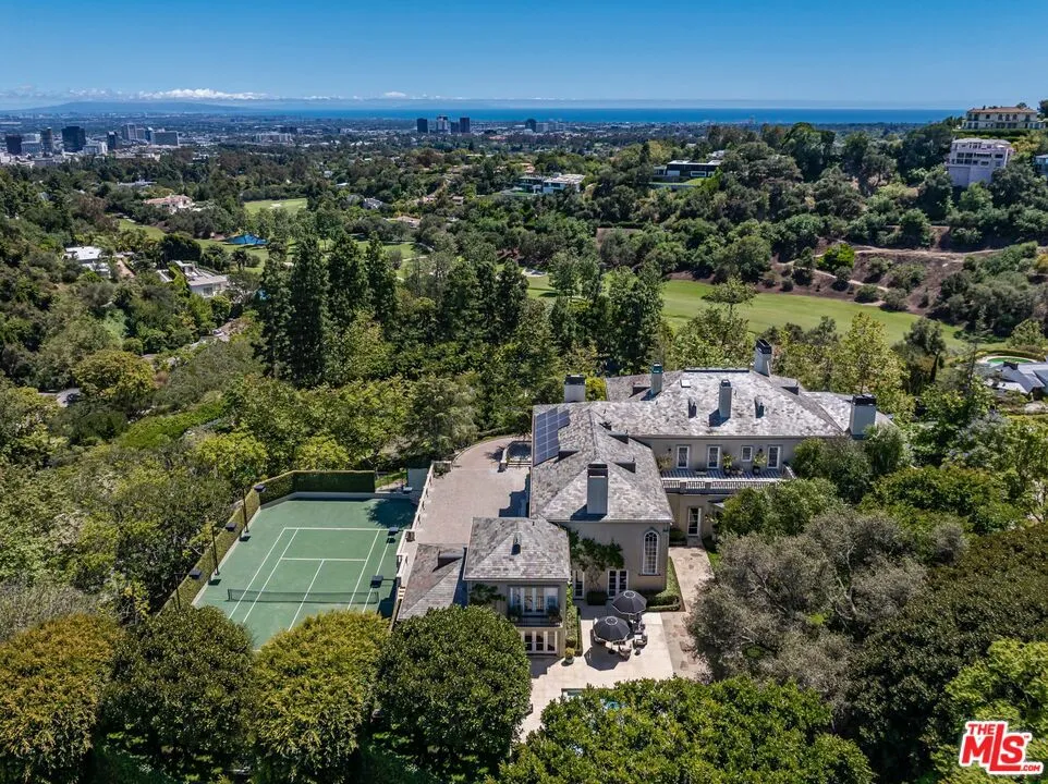 10911 Chalon Road Los Angeles, CA 90077