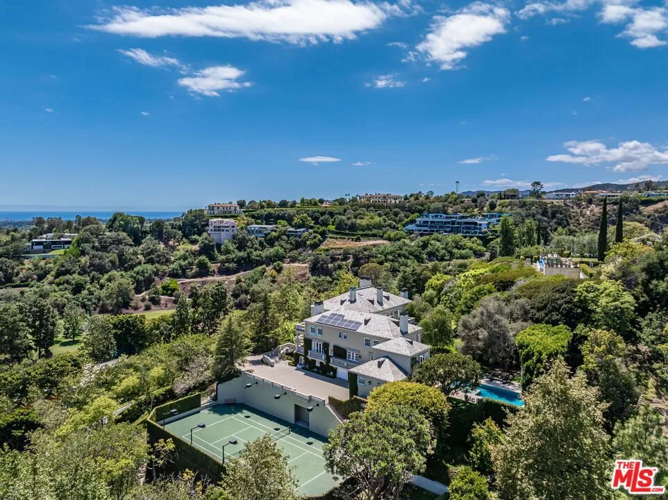 10911 Chalon Road Los Angeles, CA 90077