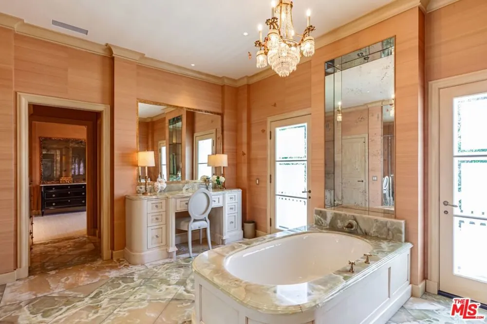10911 Chalon Road Los Angeles, CA 90077