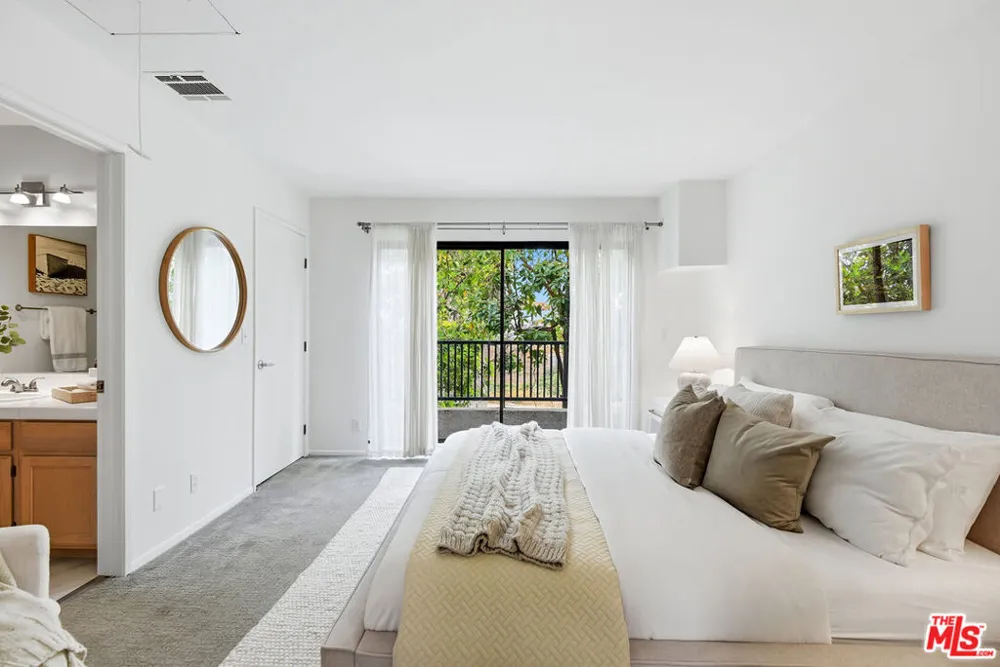 1802 20th Street #B Santa Monica, CA 90404