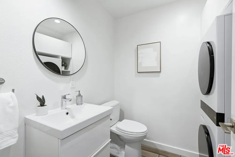1802 20th Street #B Santa Monica, CA 90404