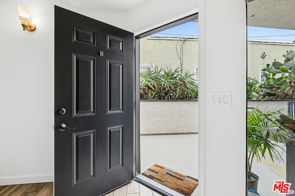 1802 20th Street #B Santa Monica, CA 90404