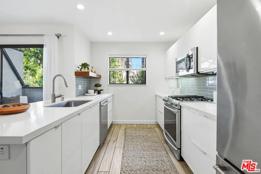 1802 20th Street #B Santa Monica, CA 90404
