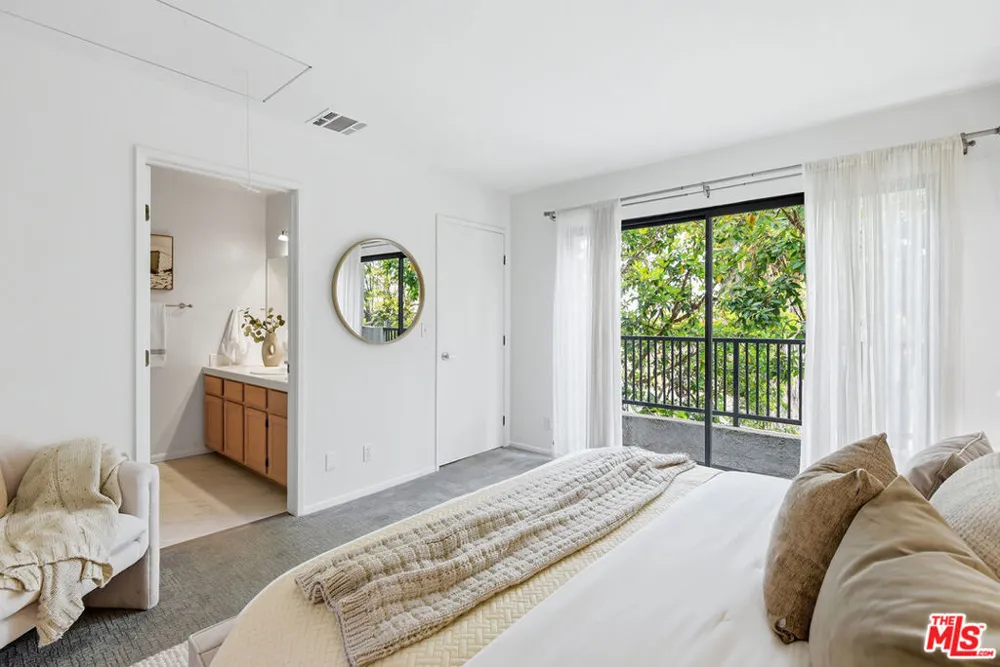 1802 20th Street #B Santa Monica, CA 90404