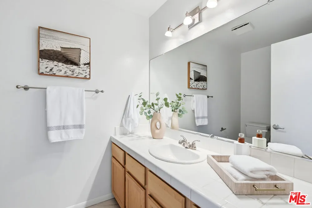 1802 20th Street #B Santa Monica, CA 90404