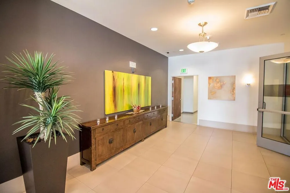 3223 W 6th Street #405 Los Angeles, CA 90020