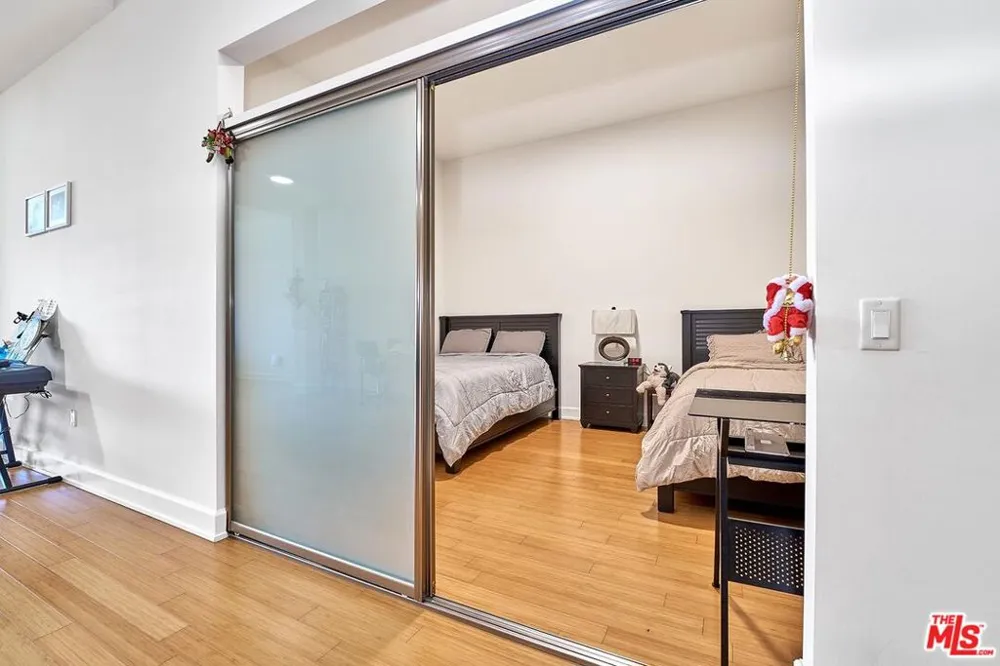 3223 W 6th Street #405 Los Angeles, CA 90020