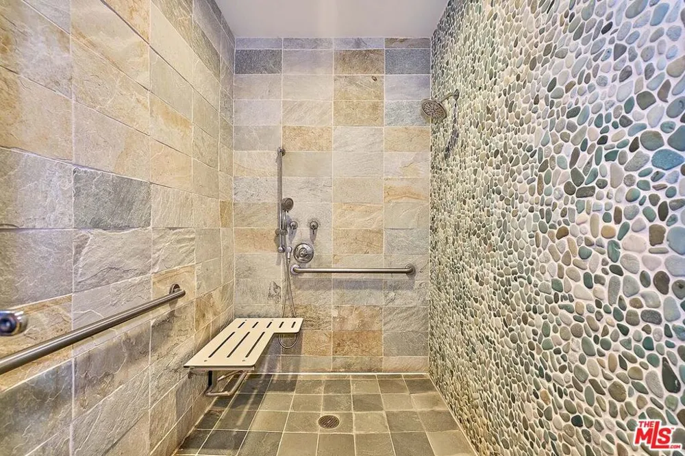 3223 W 6th Street #405 Los Angeles, CA 90020