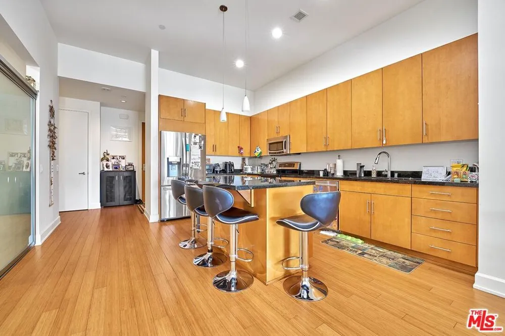 3223 W 6th Street #405 Los Angeles, CA 90020