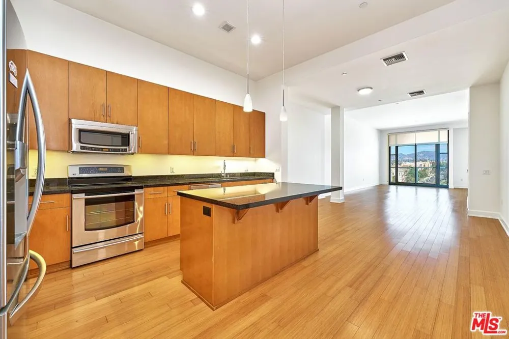 3223 W 6th Street #405 Los Angeles, CA 90020