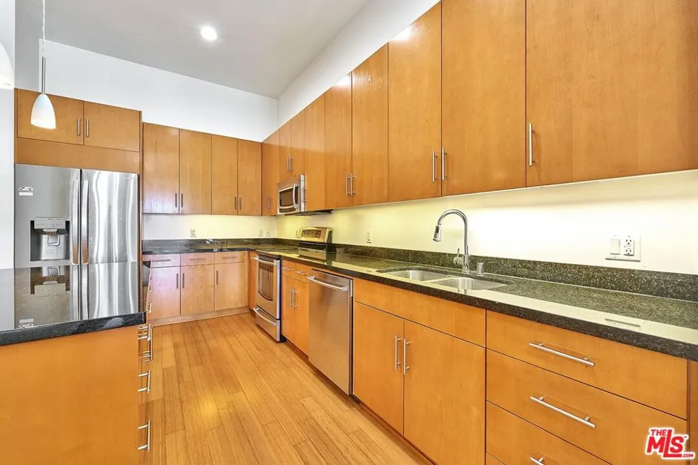 3223 W 6th Street #405 Los Angeles, CA 90020