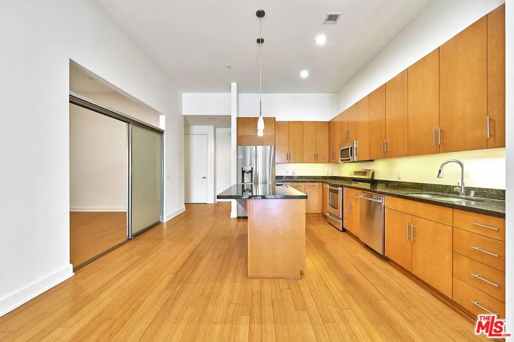 3223 W 6th Street #405 Los Angeles, CA 90020