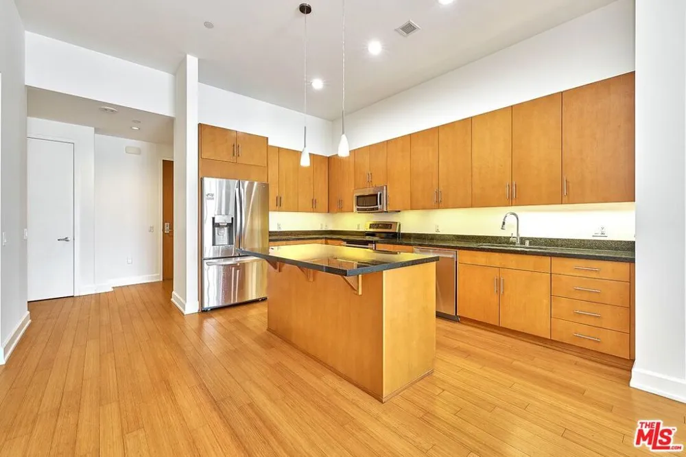 3223 W 6th Street #405 Los Angeles, CA 90020