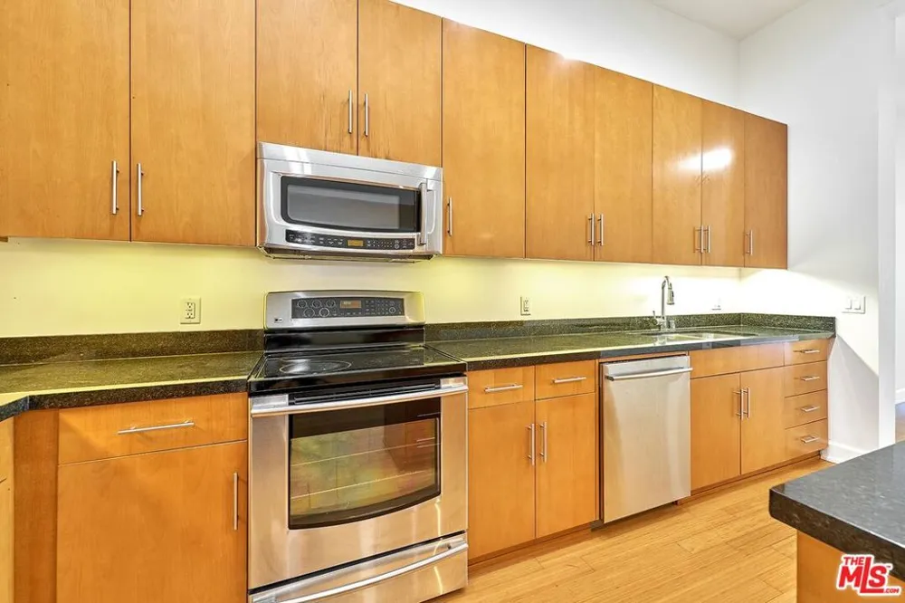 3223 W 6th Street #405 Los Angeles, CA 90020