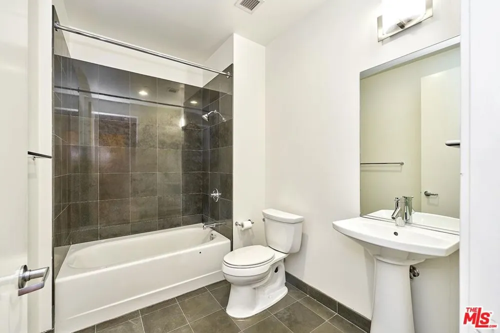3223 W 6th Street #405 Los Angeles, CA 90020