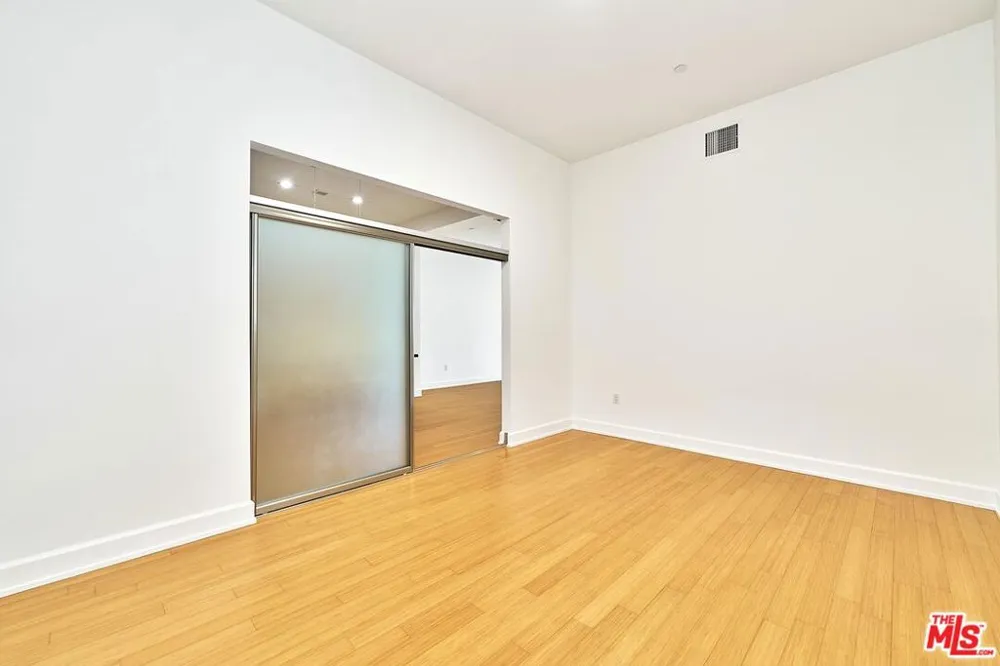3223 W 6th Street #405 Los Angeles, CA 90020
