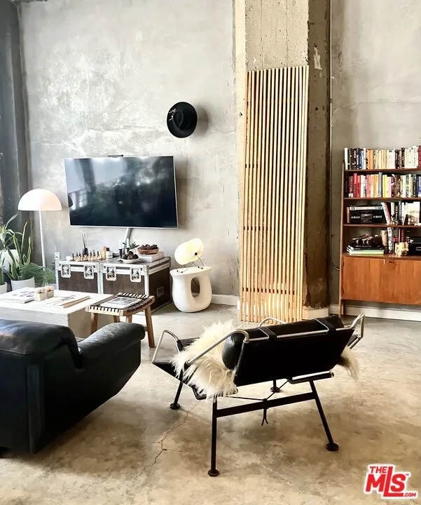 711 S Olive Street #402 Los Angeles, CA 90014