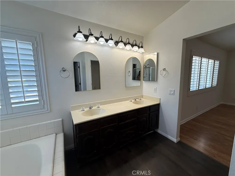 19530 Chinotto Riverside, CA 92508