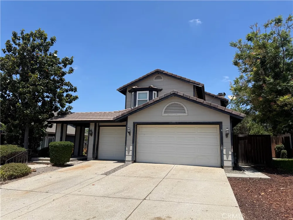 19530 Chinotto Riverside, CA 92508