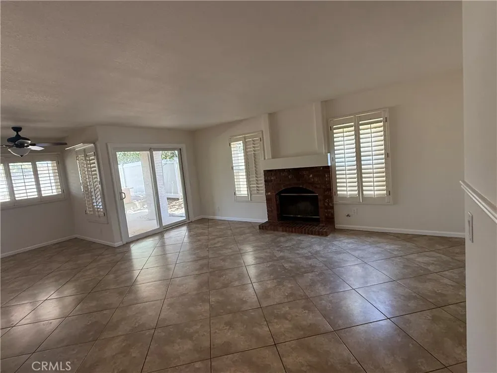 19530 Chinotto Riverside, CA 92508