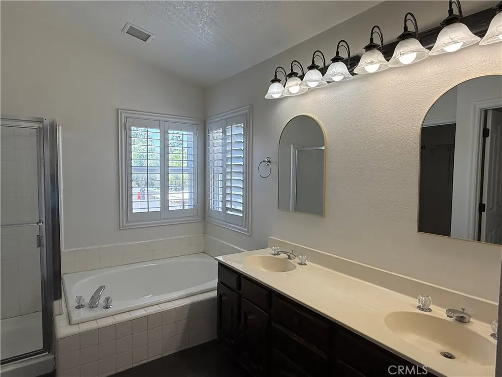 19530 Chinotto Riverside, CA 92508