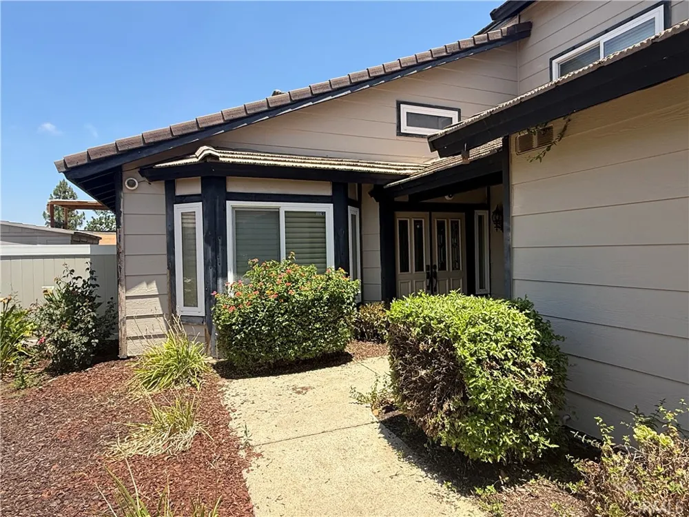 19530 Chinotto Riverside, CA 92508