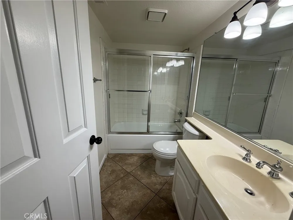 19530 Chinotto Riverside, CA 92508