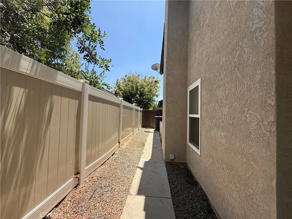 19530 Chinotto Riverside, CA 92508