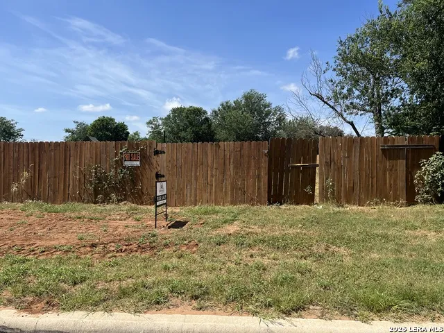 00 S Pecan Pearsall, TX 78061