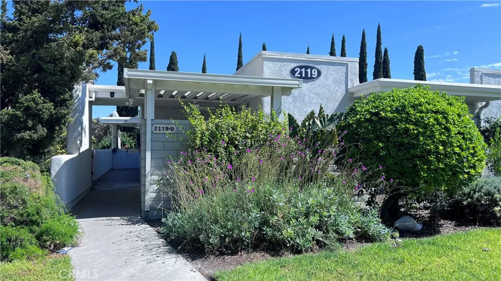 2119 Via Puerta Laguna Woods, CA 92637