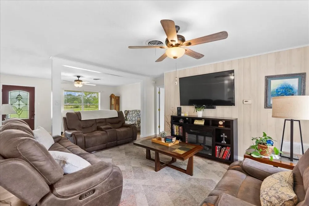 804 Otter Road Anahuac, TX 77514