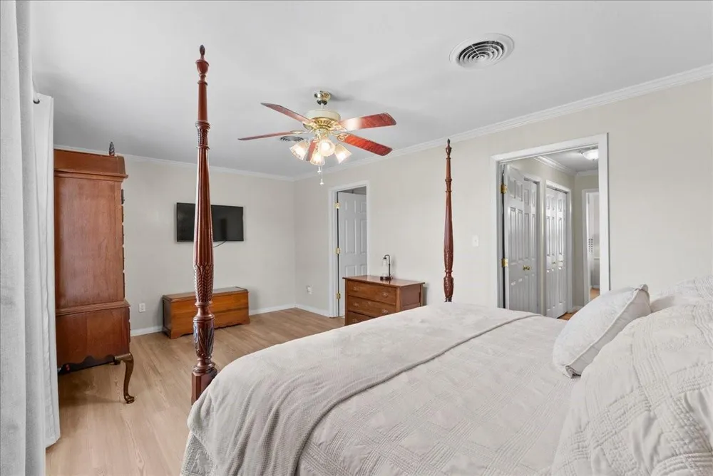 804 Otter Road Anahuac, TX 77514