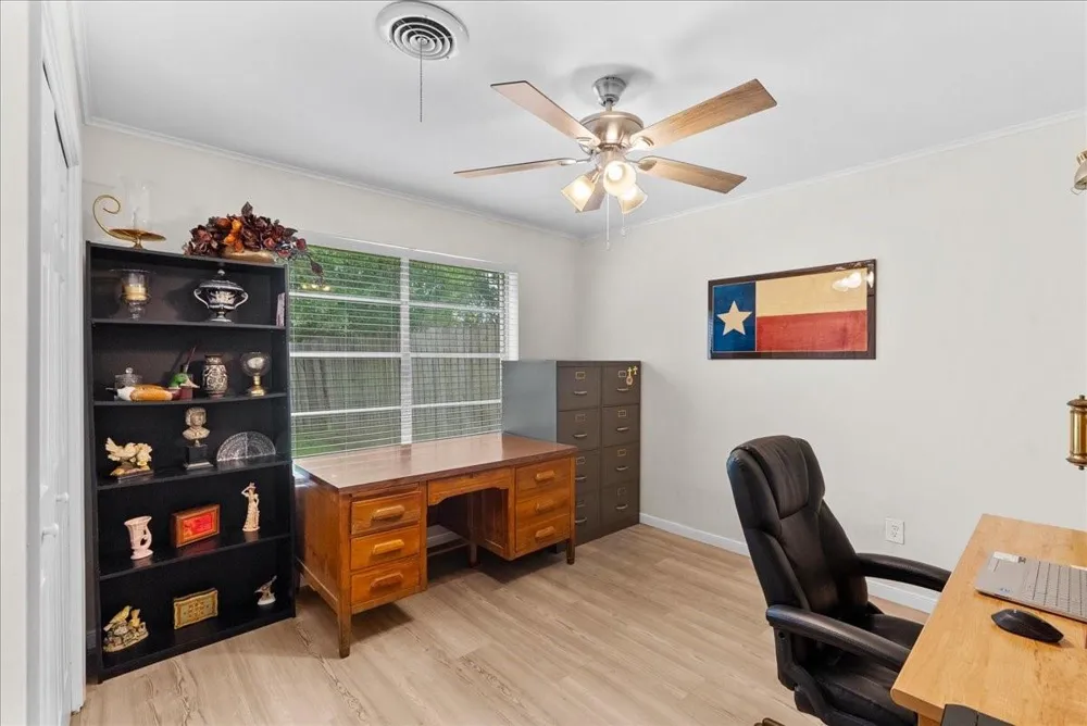 804 Otter Road Anahuac, TX 77514