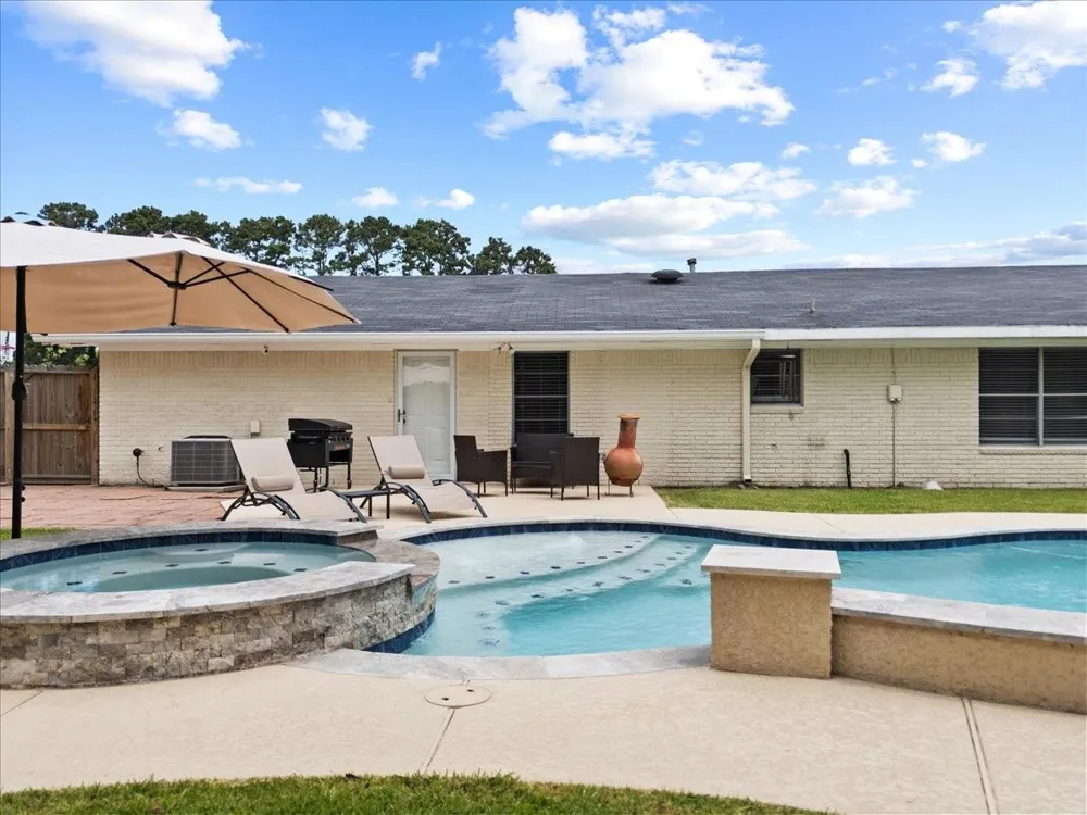 804 Otter Road Anahuac, TX 77514