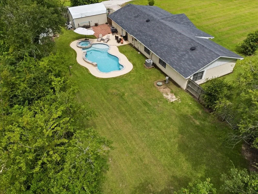 804 Otter Road Anahuac, TX 77514
