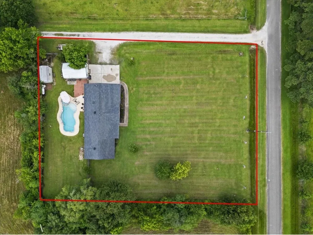 804 Otter Road Anahuac, TX 77514