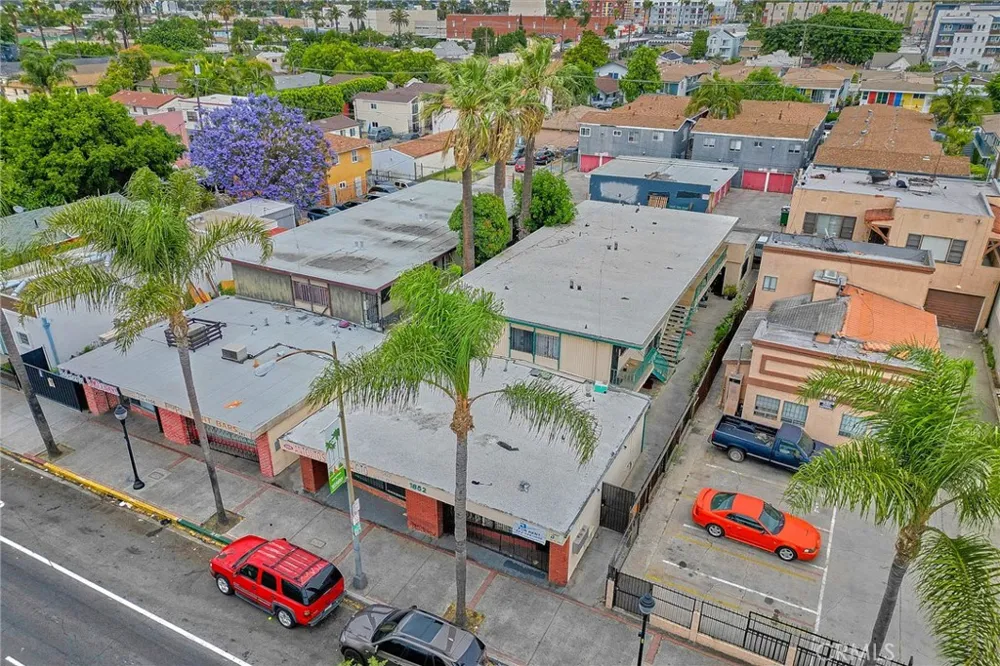 1856 Pacific Avenue Long Beach, CA 90806