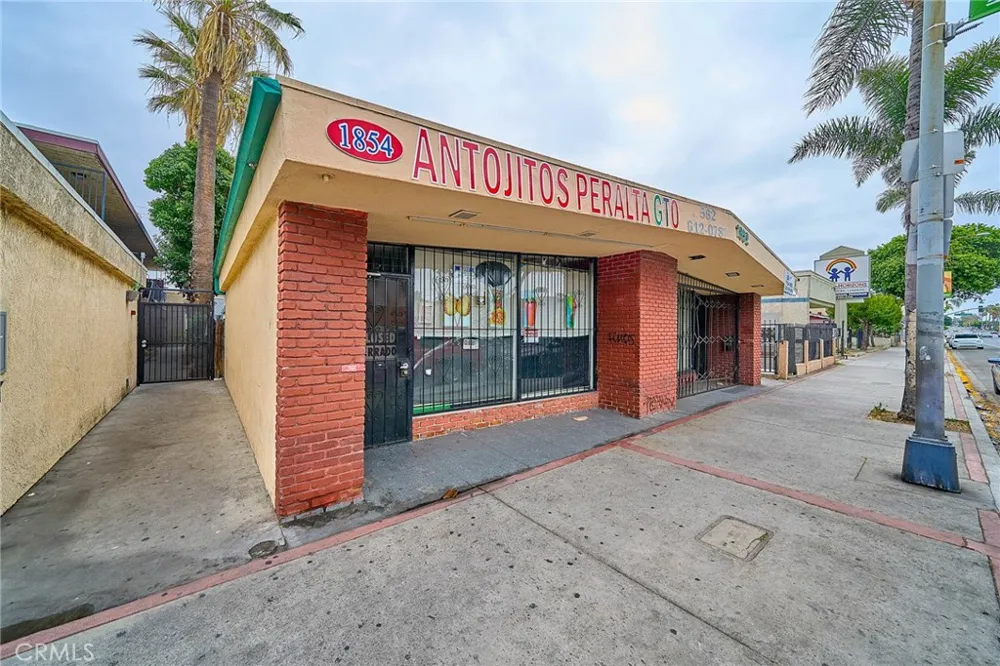 1856 Pacific Avenue Long Beach, CA 90806