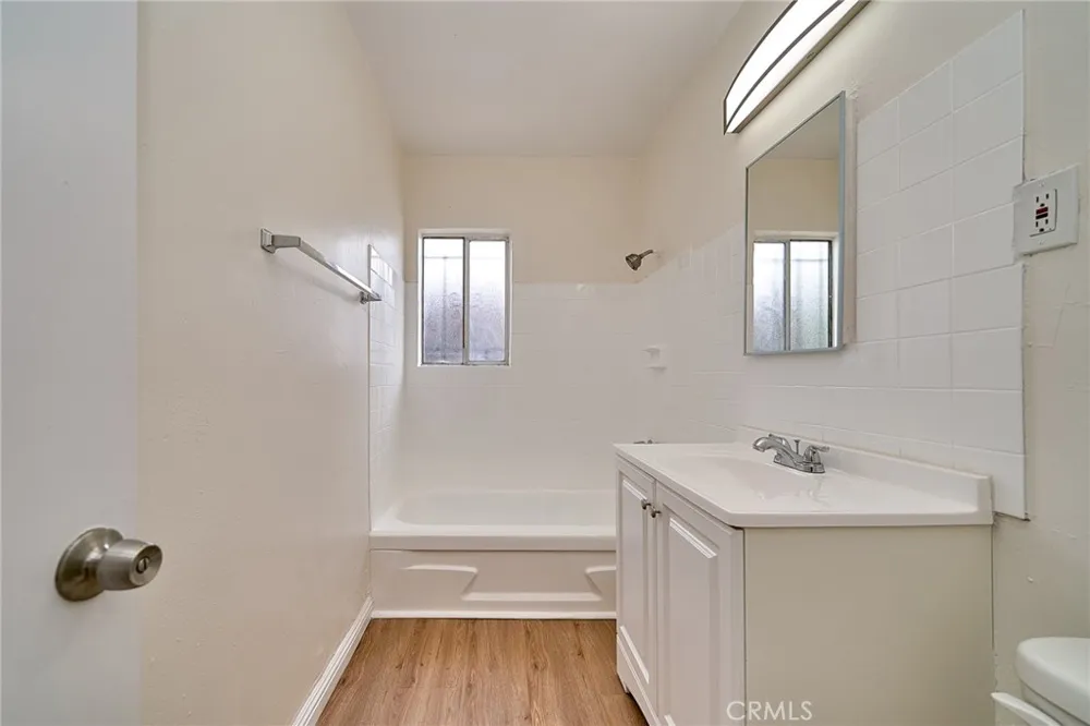 1856 Pacific Avenue Long Beach, CA 90806
