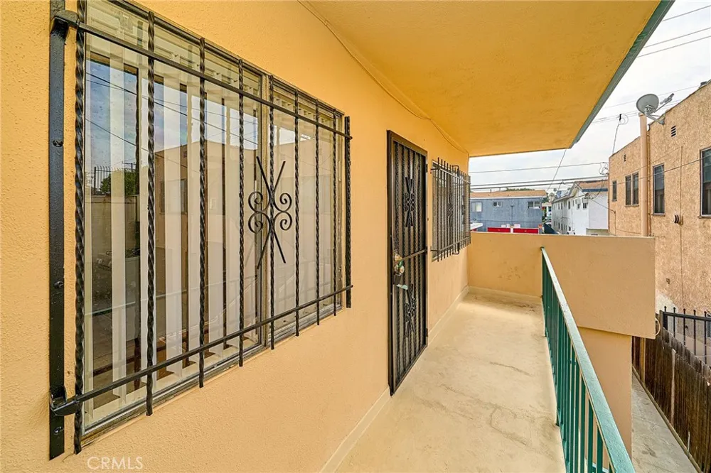 1856 Pacific Avenue Long Beach, CA 90806