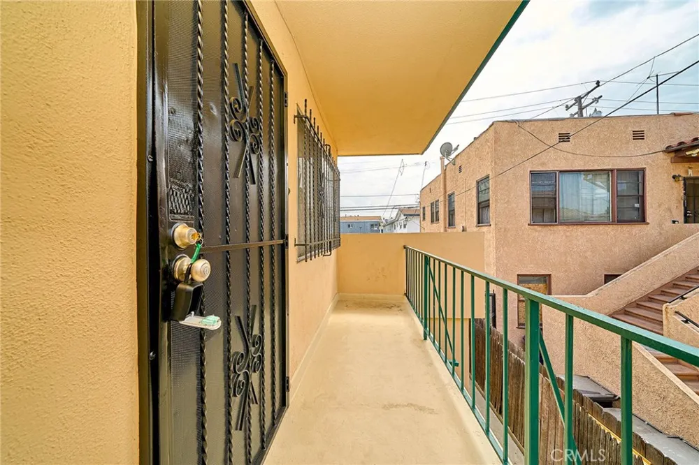 1856 Pacific Avenue Long Beach, CA 90806