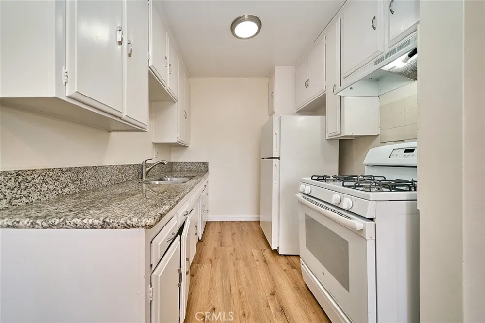 1856 Pacific Avenue Long Beach, CA 90806