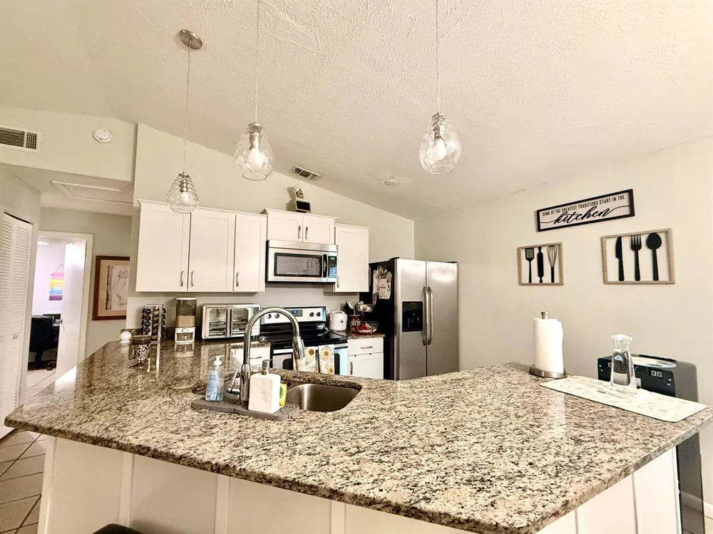 617 Thuringer Street NW Palm Bay, FL 32907