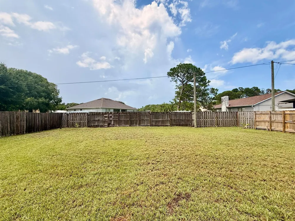 617 Thuringer Street NW Palm Bay, FL 32907
