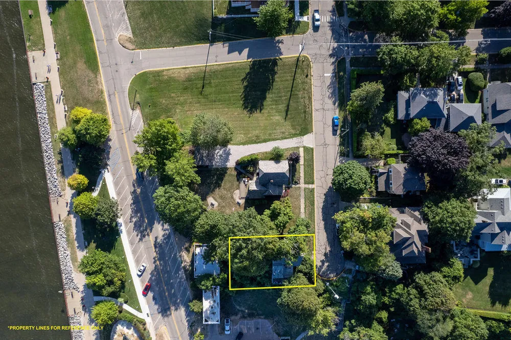 83 Michigan Avenue South Haven City, MI 49090