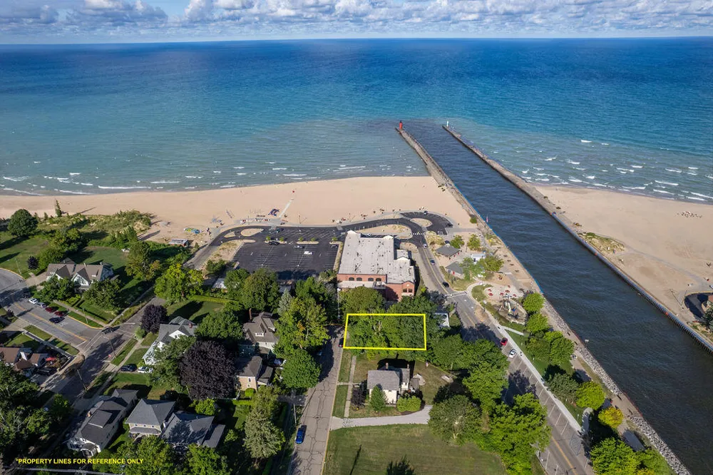 83 Michigan Avenue South Haven City, MI 49090