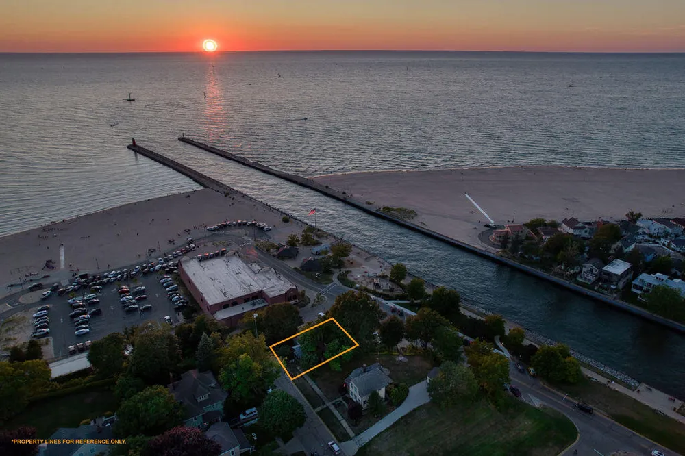 83 Michigan Avenue South Haven City, MI 49090