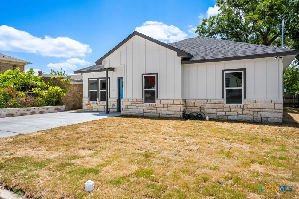 606 Bridge Street Gatesville, TX 76528