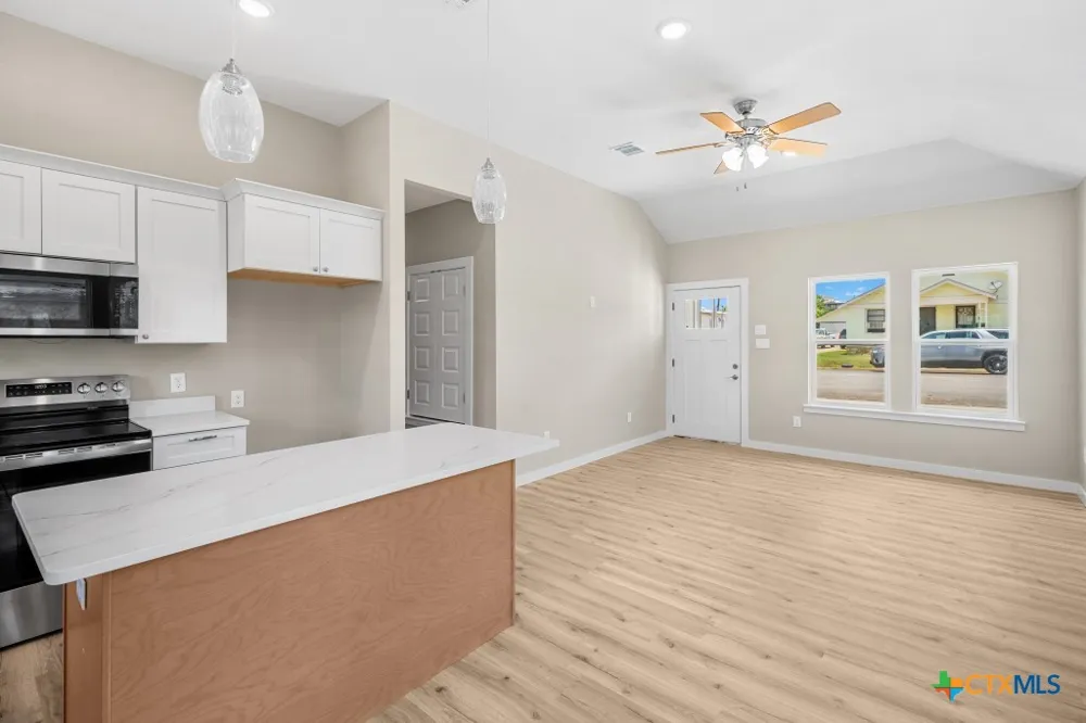 606 Bridge Street Gatesville, TX 76528