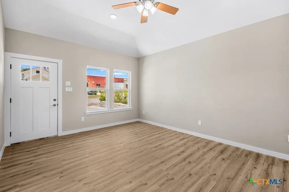 606 Bridge Street Gatesville, TX 76528